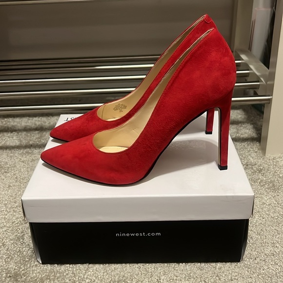 Red Heels - Suede - NINE WEST - Never Worn - Picture 4 of 7